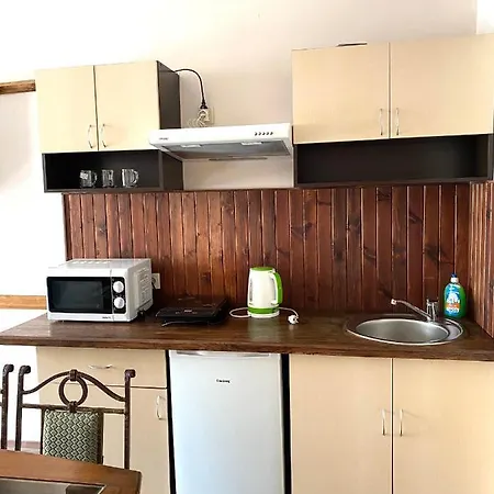 на вулиці лесі українки 19 *