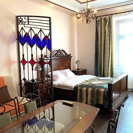 на вулиці лесі українки 19 Lviv