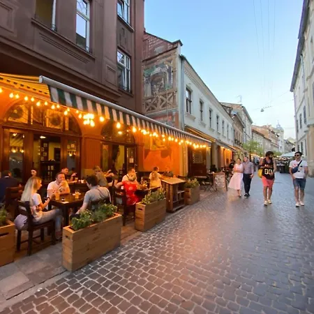 на вулиці лесі українки 19