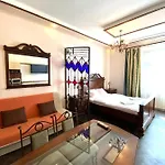 Aparthotel на вулиці лесі українки 19 *
