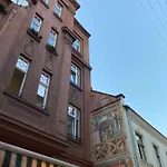 на вулиці лесі українки 19