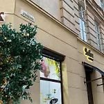Aparthotel на вулиці лесі українки 19
