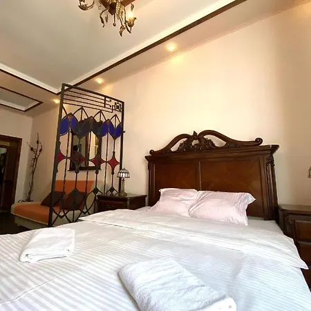 на вулиці лесі українки 19 Aparthotel *
