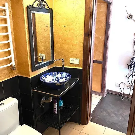 на вулиці лесі українки 19 Leópolis