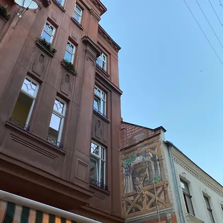 на вулиці лесі українки 19