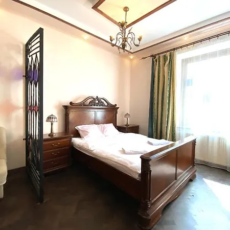 на вулиці лесі українки 19 * Lviv