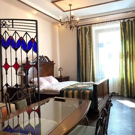 Aparthotel на вулиці лесі українки 19 *