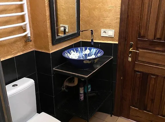 на вулиці лесі українки 19 *