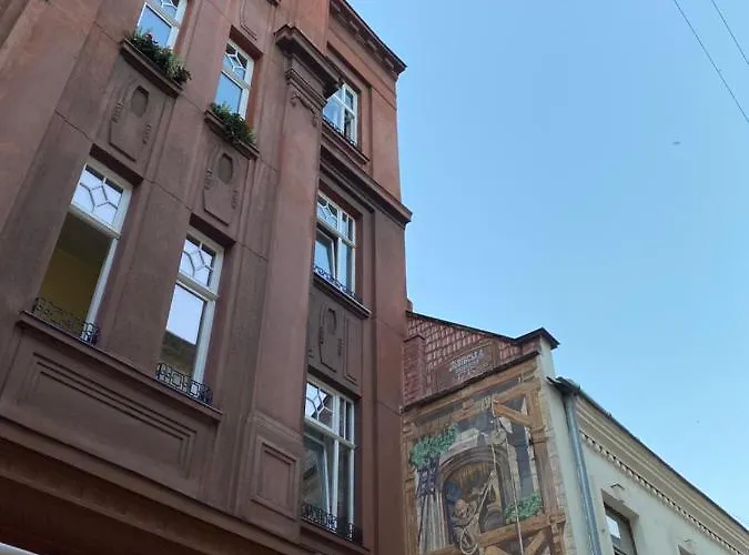 на вулиці лесі українки 19