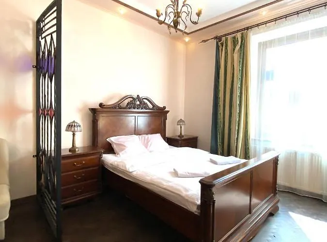 на вулиці лесі українки 19 * Lviv