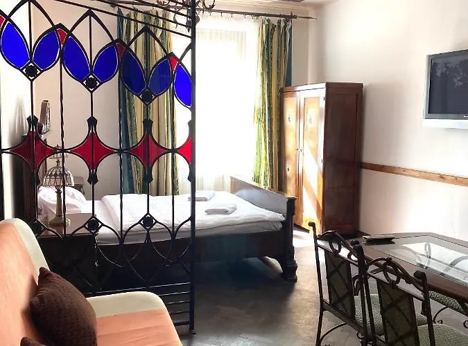 на вулиці лесі українки 19 *