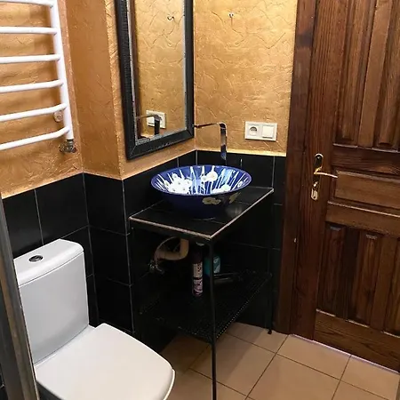 на вулиці лесі українки 19 *