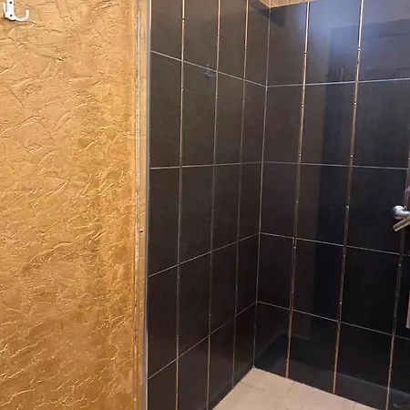 Apart Otel на вулиці лесі українки 19