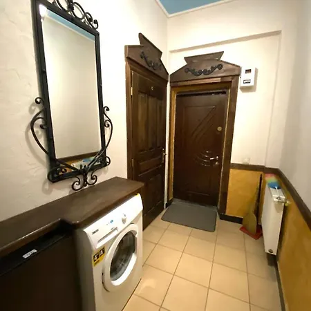 на вулиці лесі українки 19 * Lviv