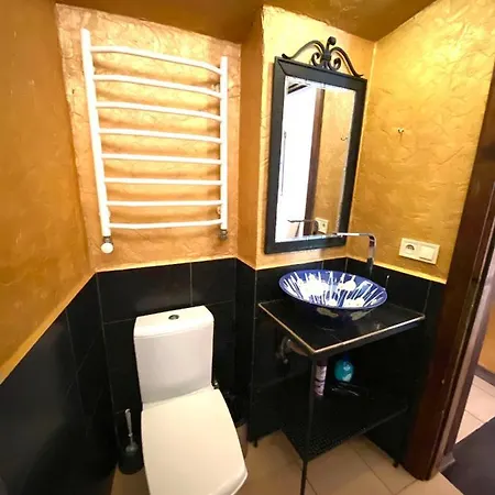 на вулиці лесі українки 19